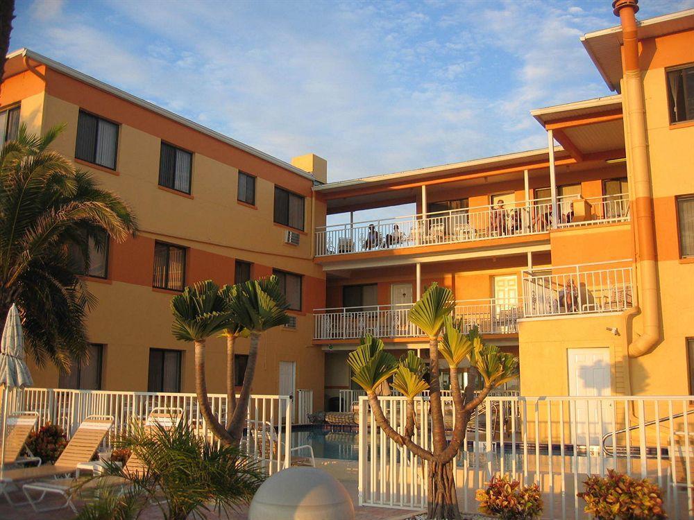 Page Terrace Beachfront Hotel Сейнт Пийт Бийч Екстериор снимка