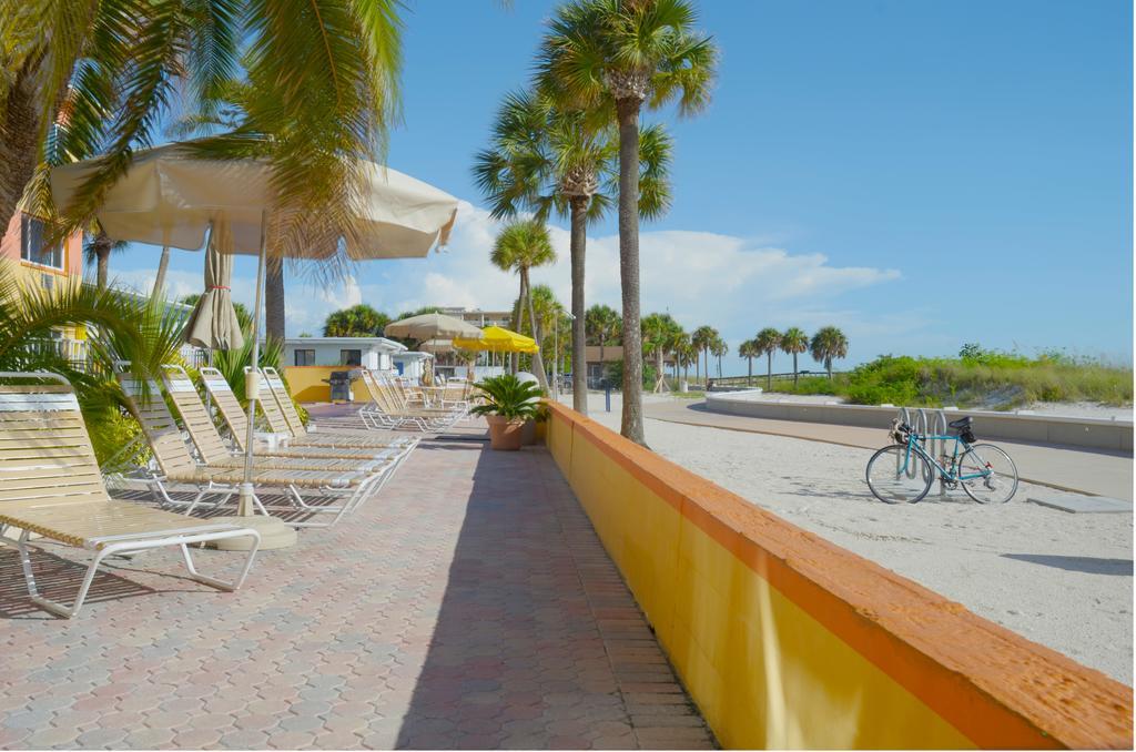 Page Terrace Beachfront Hotel Сейнт Пийт Бийч Екстериор снимка