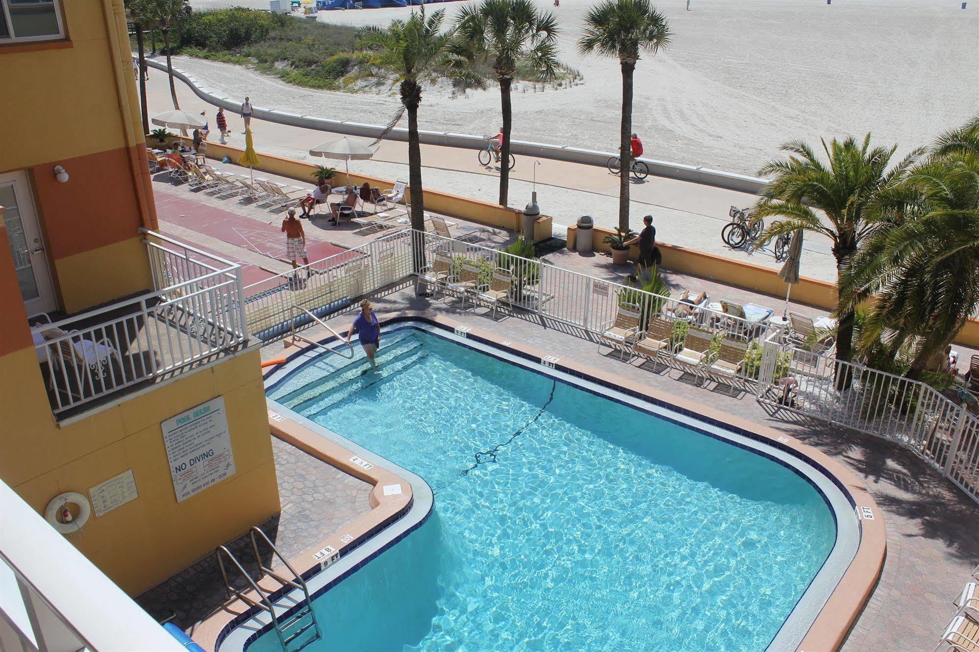 Page Terrace Beachfront Hotel Сейнт Пийт Бийч Екстериор снимка
